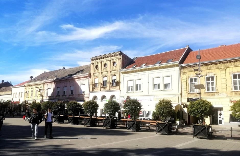 Pešačka ulica u centru Sremske Mitrovice